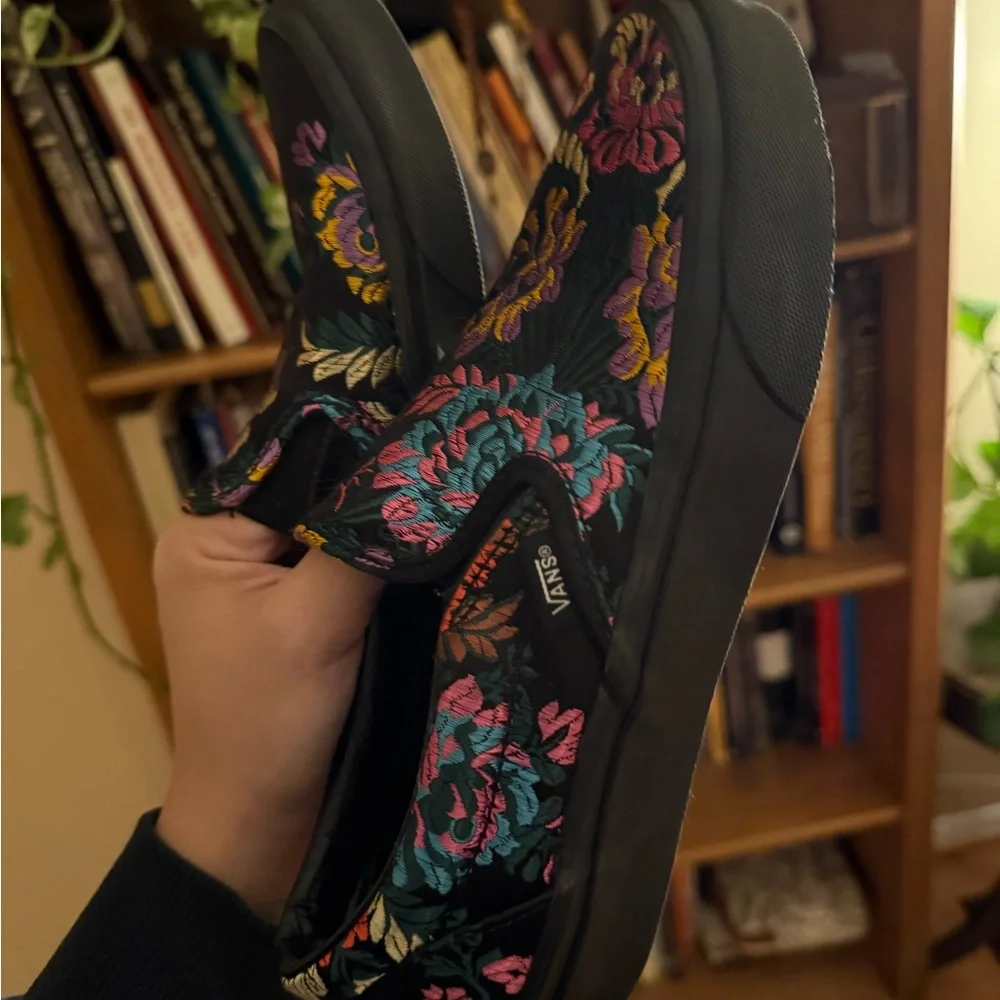 Vans Black Sneakers with Vibrant Floral Design - Picture 6 of 6